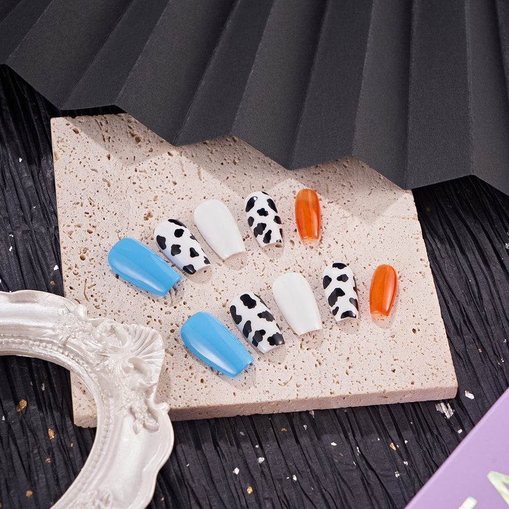 MG108-Dairy Cow SHORT COFFIN(Length:0.8")Handmade Press-on Nails